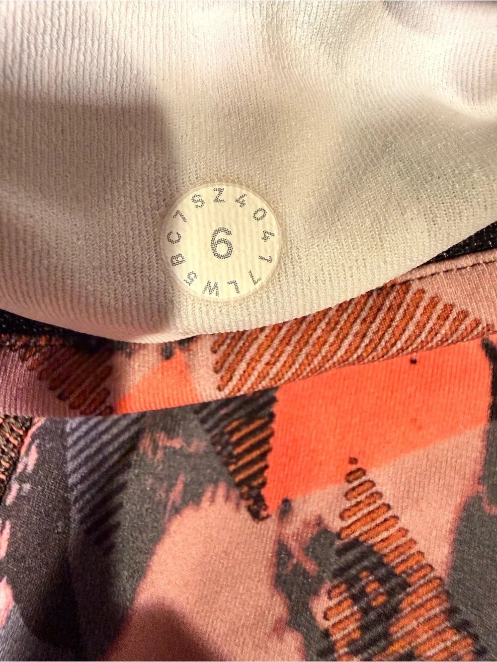 Lululemon Speed Up Tight 28” Size 6